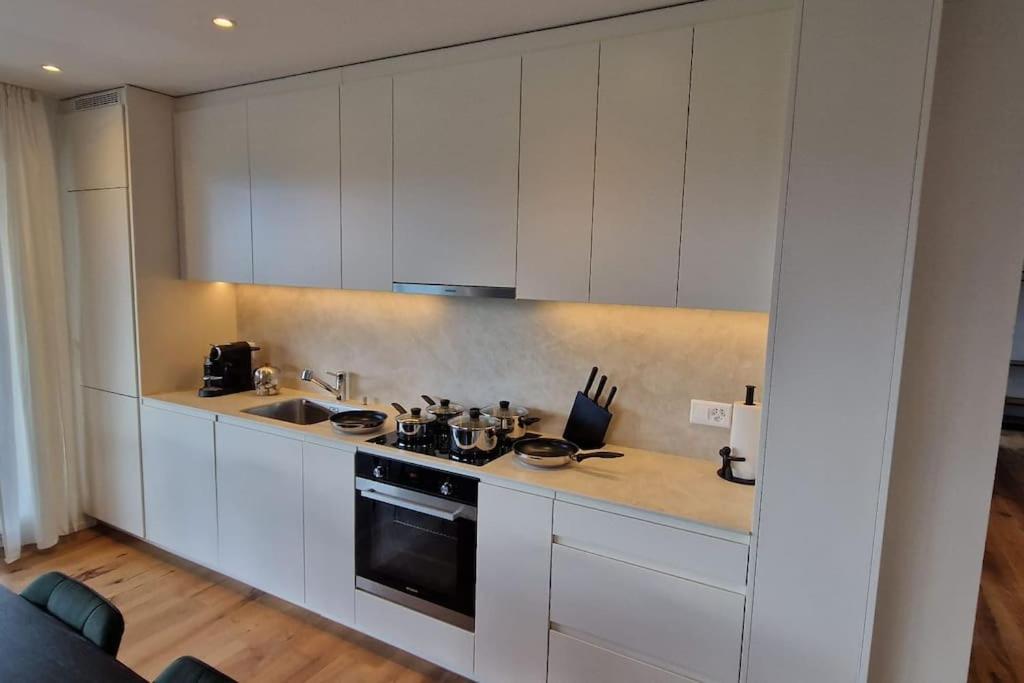 Visionary Hospitality Rothenburg, Lucerne - Premium Apartments With Free Parking, Washer, Kitchen, Terrace, 15' City Exteriör bild